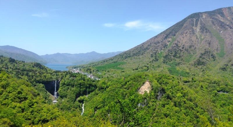 男体山と華厳の滝