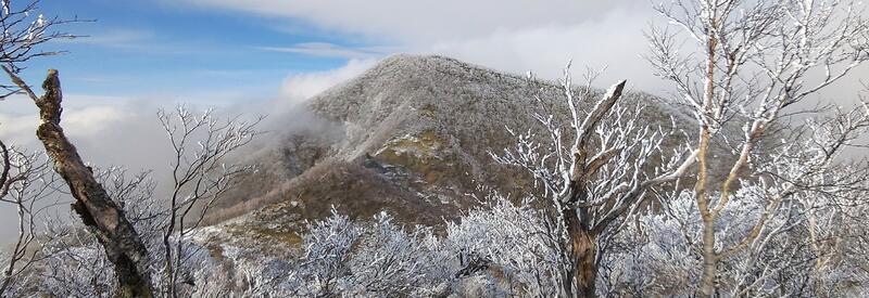 駒ヶ岳から黒檜山を望む