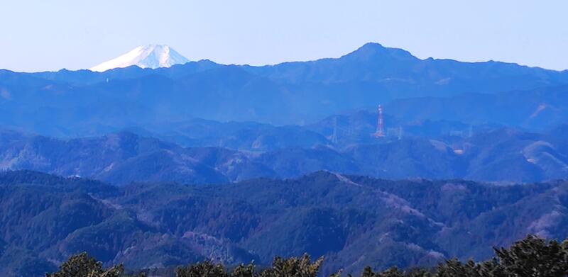 高指山から富士山（左）と大岳（右）