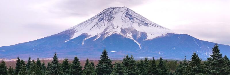 レーダードーム館屋上から望む富士山